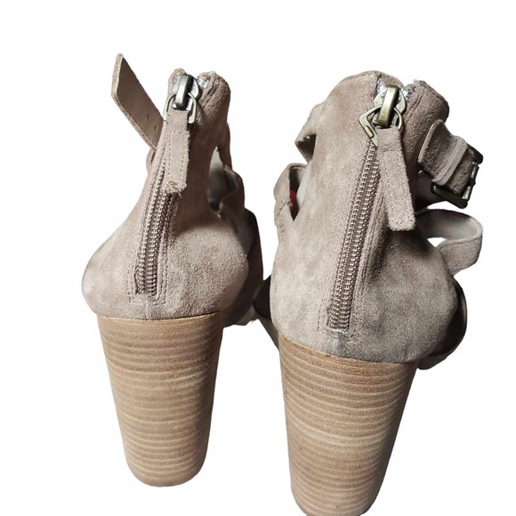 Hinge size 10M Gray Suede 4" Block Heeled Sandal - No Box - Picture 5 of 9